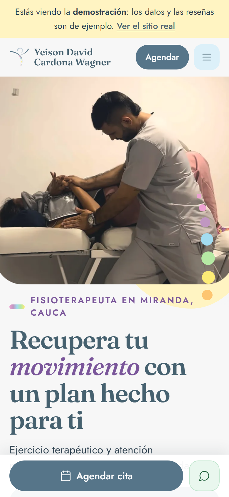 Portada del sitio con el titular, la foto del consultorio y el botón para agendar (celular)